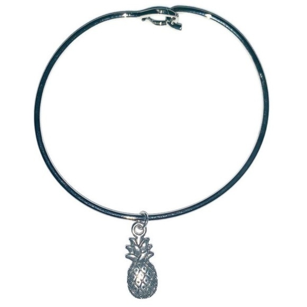Silver plated pineapple pendant 8” round bracelet